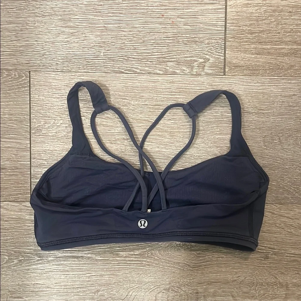 Lululemon dark blue strappy sports bra size 6 workout athletic running yoga